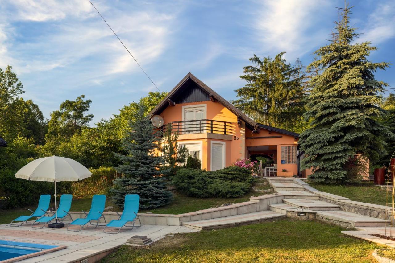 Villa Tratea - With A Heated Pool Tomici Екстериор снимка
