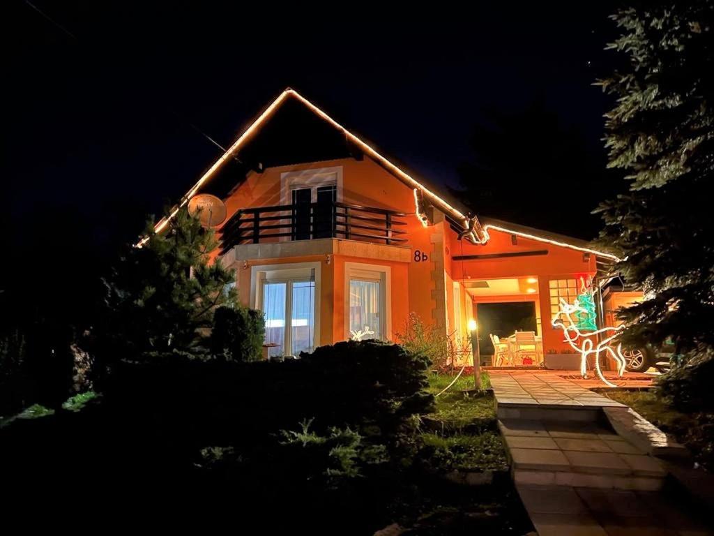 Villa Tratea - With A Heated Pool Tomici Екстериор снимка